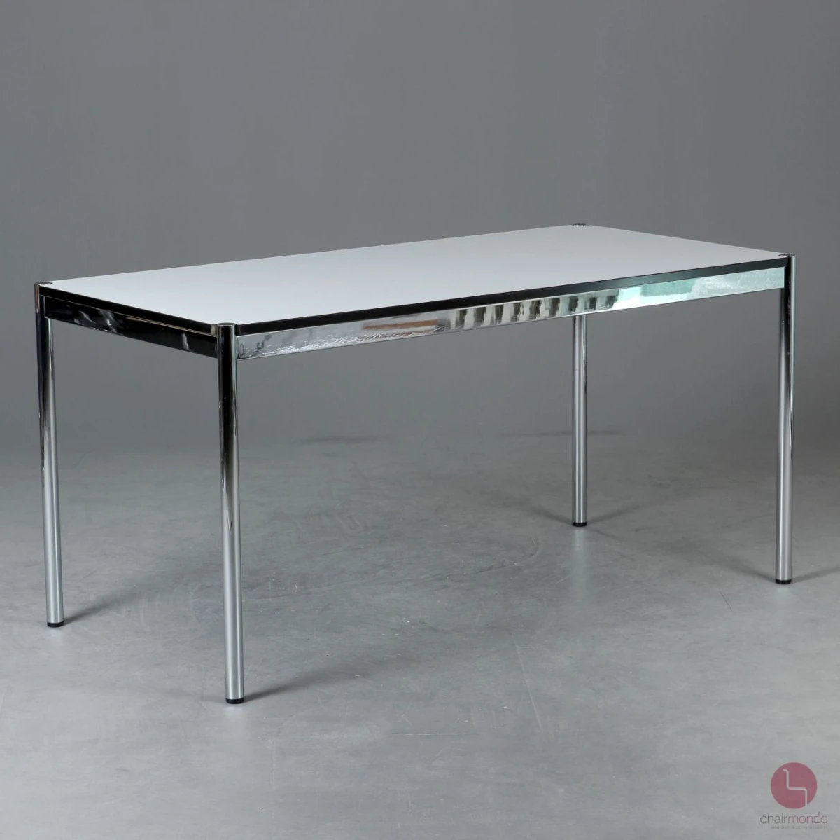 USM Haller Schreibtisch 150 x 75 cm mit weißer Platte gebraucht