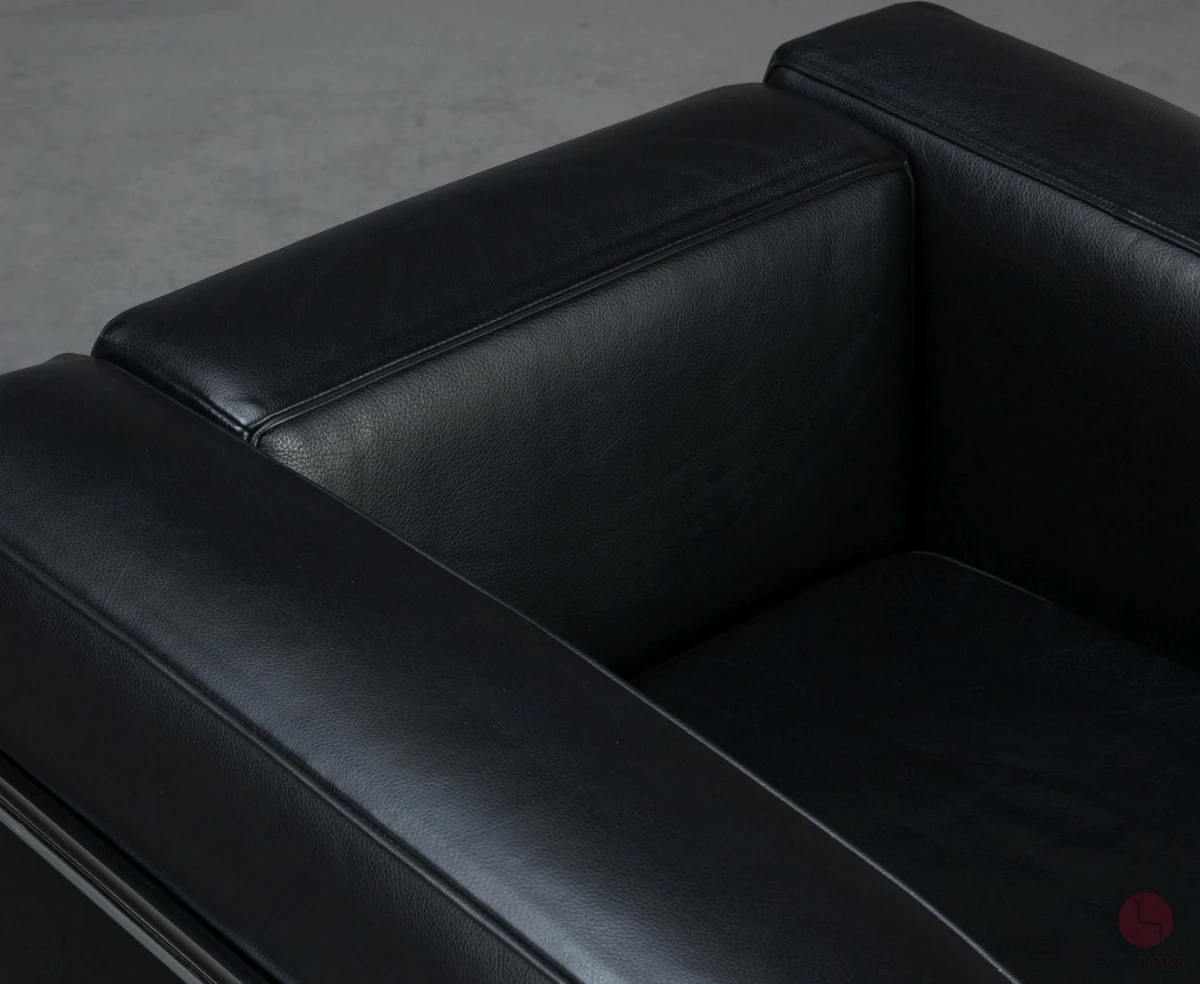 Cassina LC2 Sessel mit schwarzem Leder chairmondo