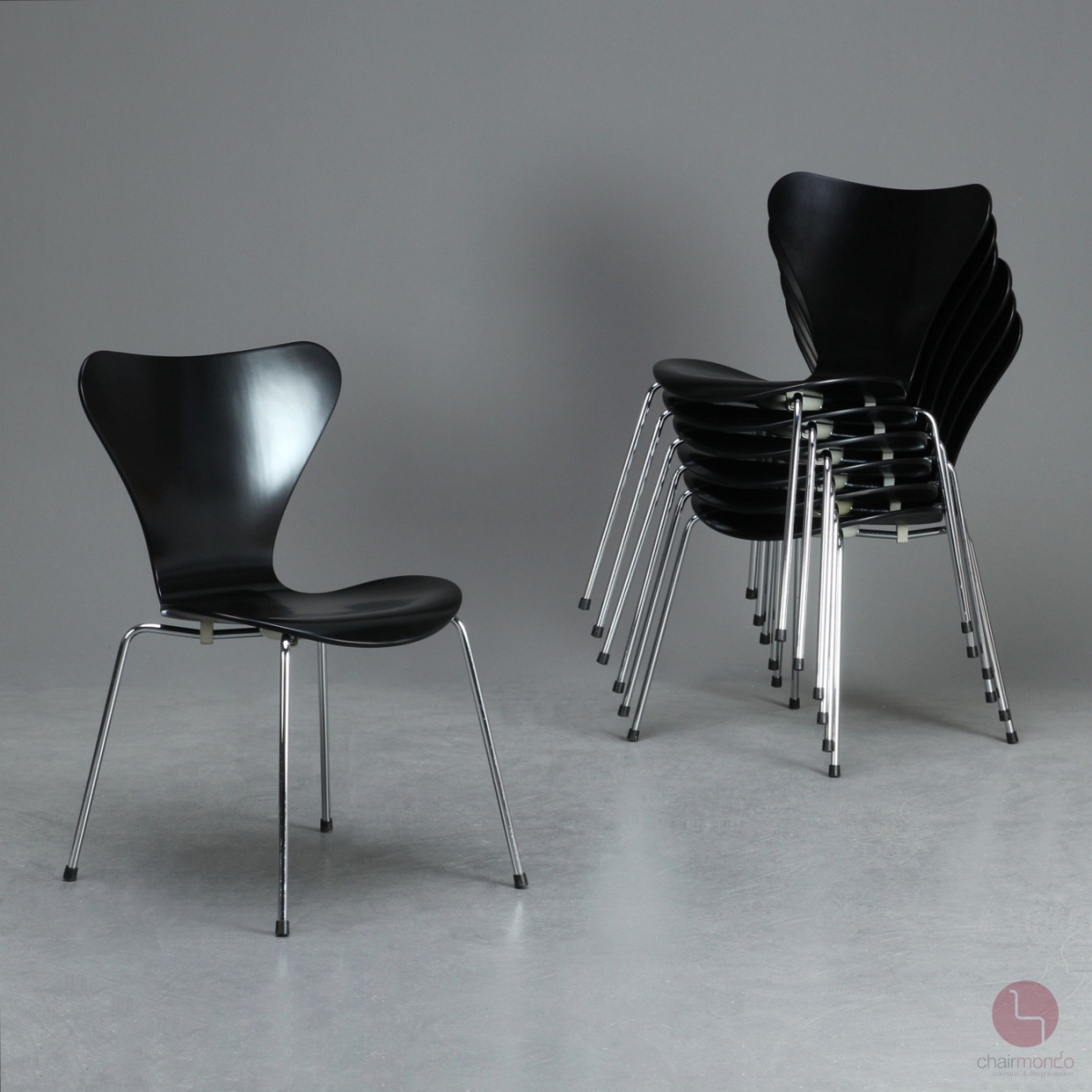 Fritz Hansen Serie 7 Stuhl in Schwarz neu lackiert - gebraucht