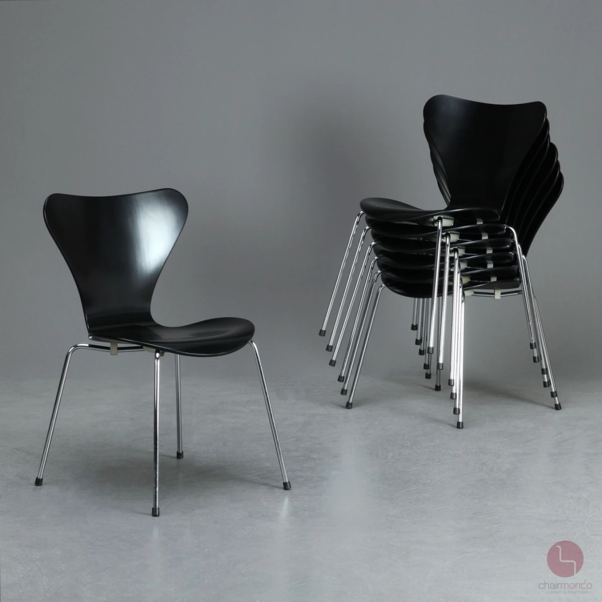 Fritz Hansen Serie 7 Stuhl in Schwarz neu lackiert - gebraucht