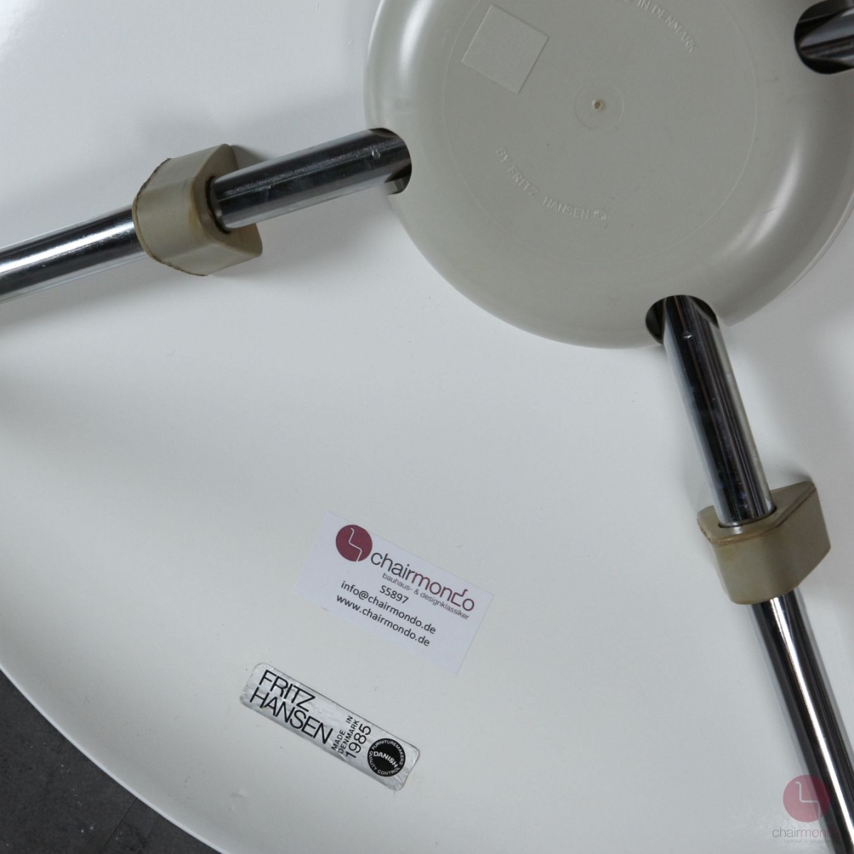 Fritz Hansen Serie 7 Stuhl in Weiß neu lackiert - gebraucht