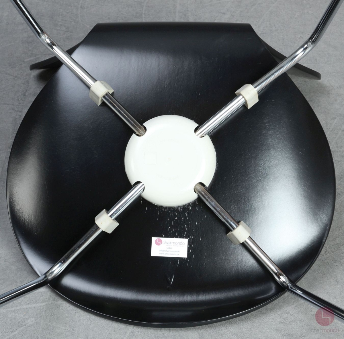 Fritz Hansen Serie 7 Stuhl in Schwarz neu lackiert - gebraucht