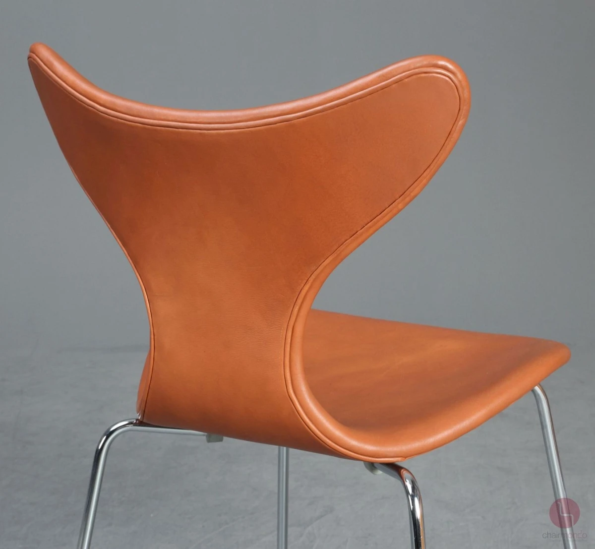 Fritz Hansen 3108 Lily Chair mit braunem Lederpolster gebraucht