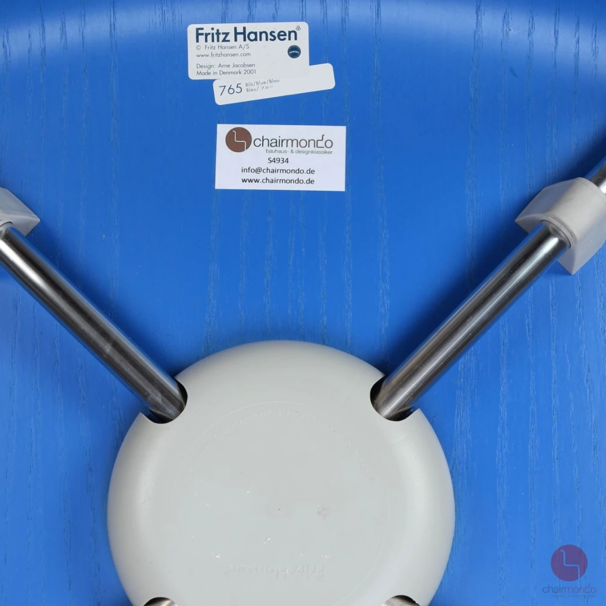 Fritz Hansen 3107 Serie 7 in Blau lackiert gebraucht