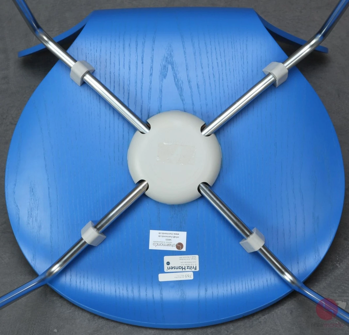 Fritz Hansen 3107 Serie 7 in Blau lackiert gebraucht