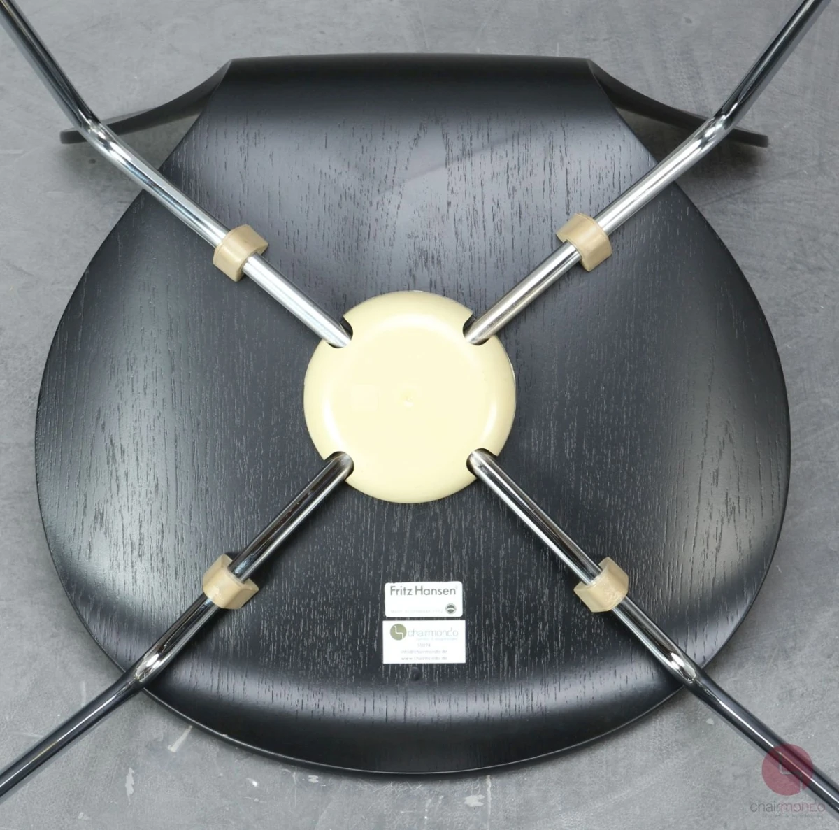 Fritz Hansen 3107 Serie 7 in Schwarz gebraucht