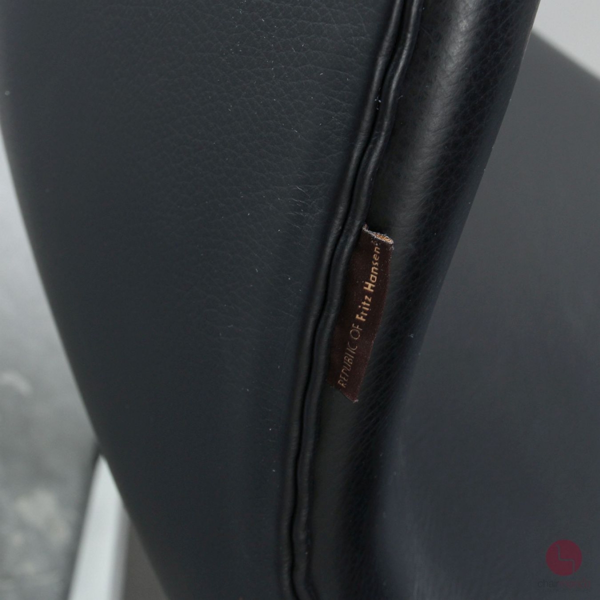 Preview: Fritz Hansen Swan Chair in Schwarz Leder Sessel gebraucht