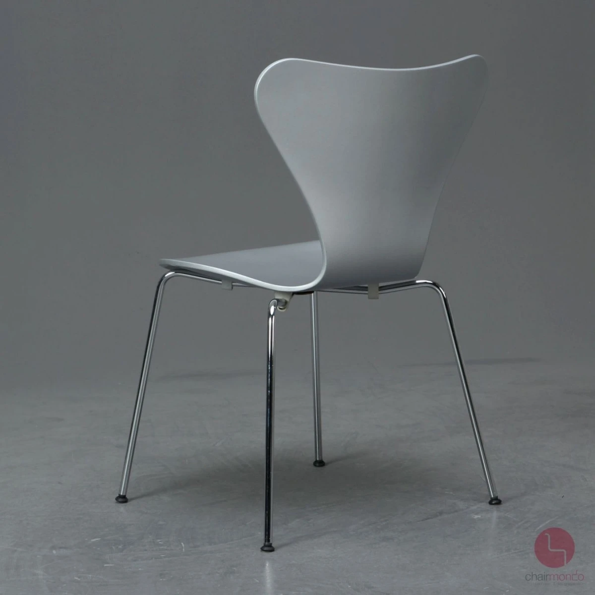 Fritz Hansen 3107 Serie 7 Stuhl in Silber gebraucht