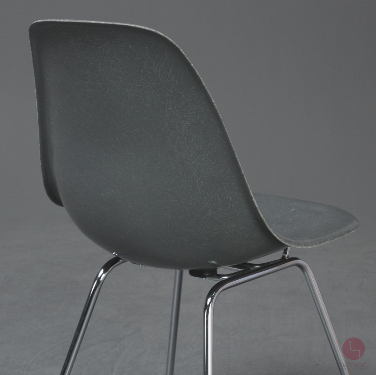 Herman Miller Eames Side Chair aus Fiberglas Grau gebraucht