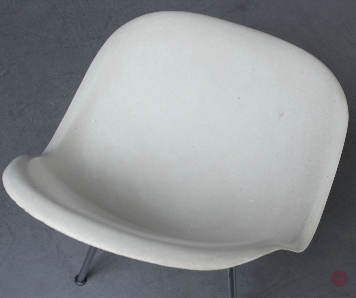 Herman Miller Eames Side Chair aus Fiberglas Weiß gebraucht