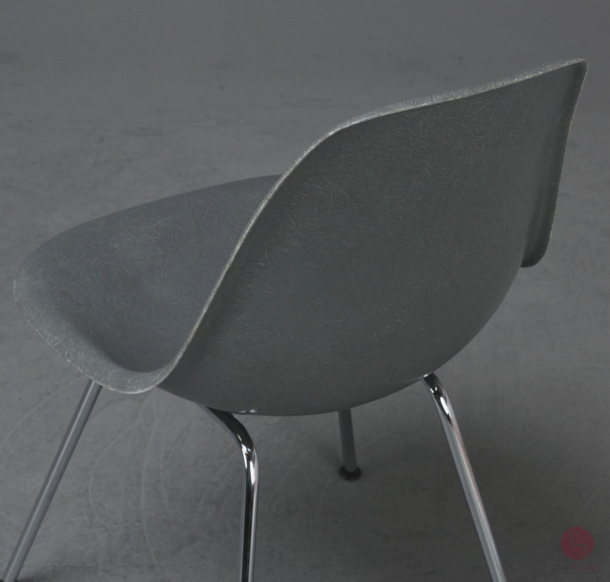 Herman Miller Eames Side Chair aus Fiberglas Grau gebraucht