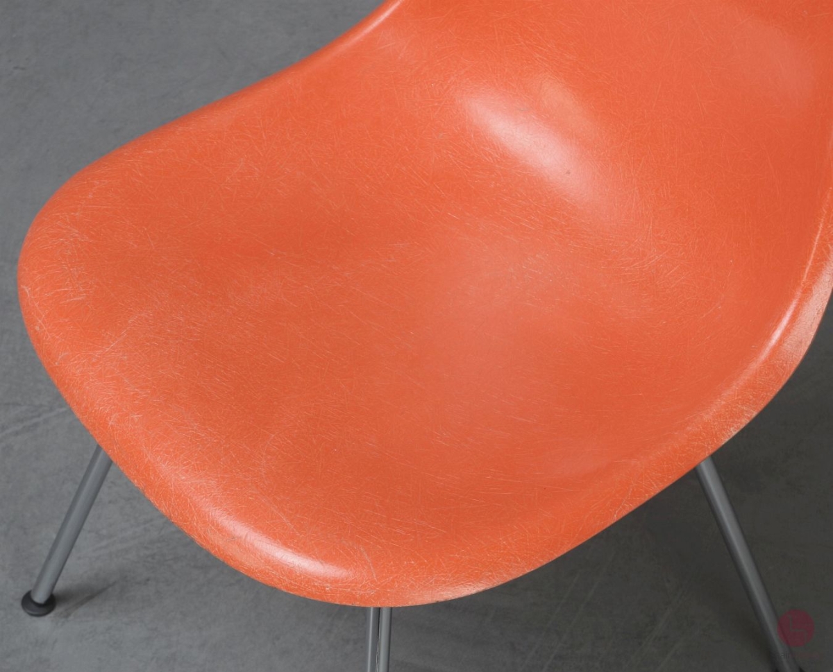 Herman Miller Eames Side Chair aus Fiberglas Orange gebraucht