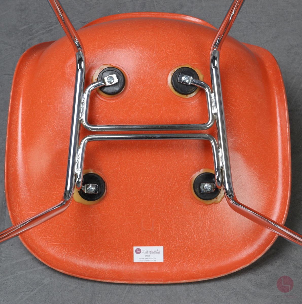Herman Miller Eames Side Chair aus Fiberglas Orange gebraucht