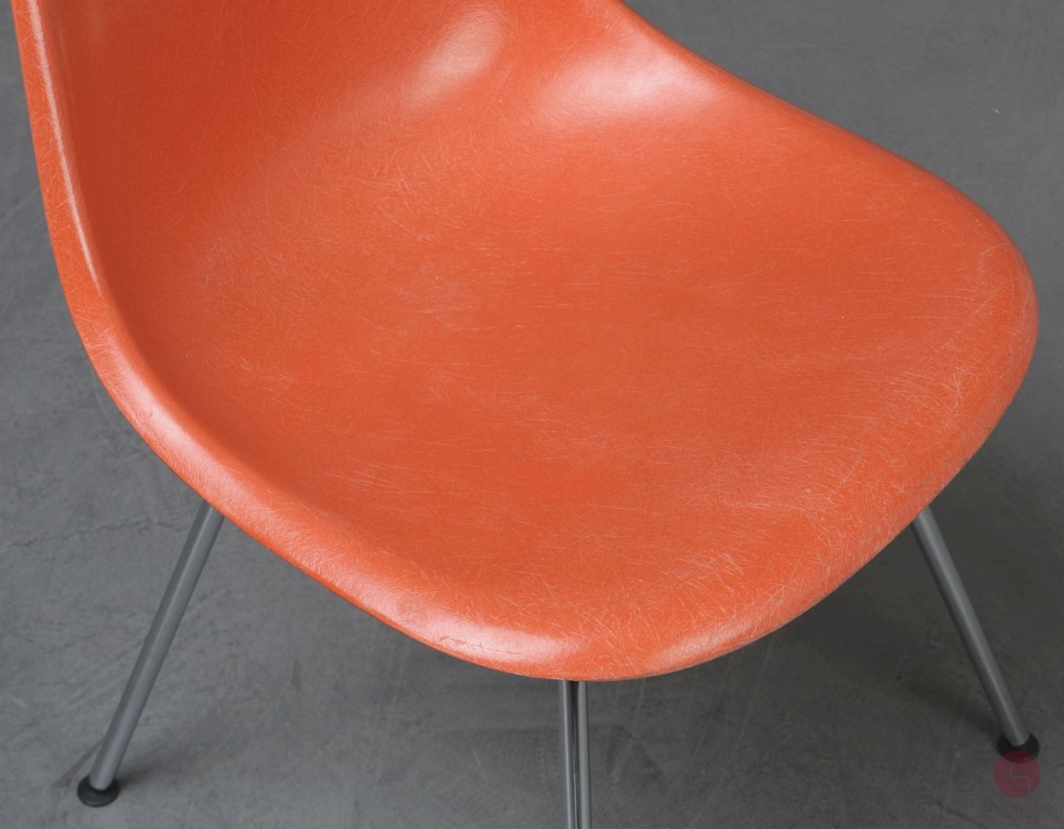 Herman Miller Eames Side Chair aus Fiberglas Orange gebraucht