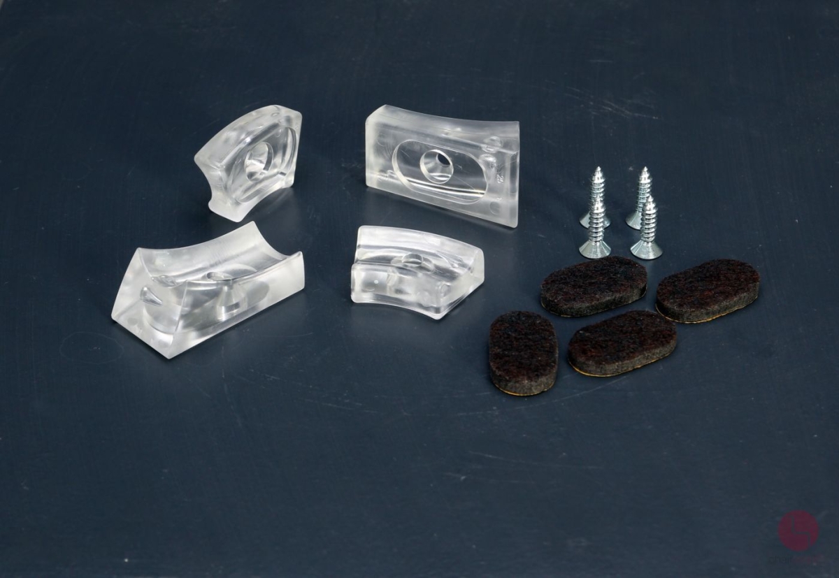 Preview: Filzgleiter-Set-in-Transluzent-Transparent-Durchsichtig-passend-für-Thonet-Freischwinger-Stühle-FG20-Neuware-Detailfoto