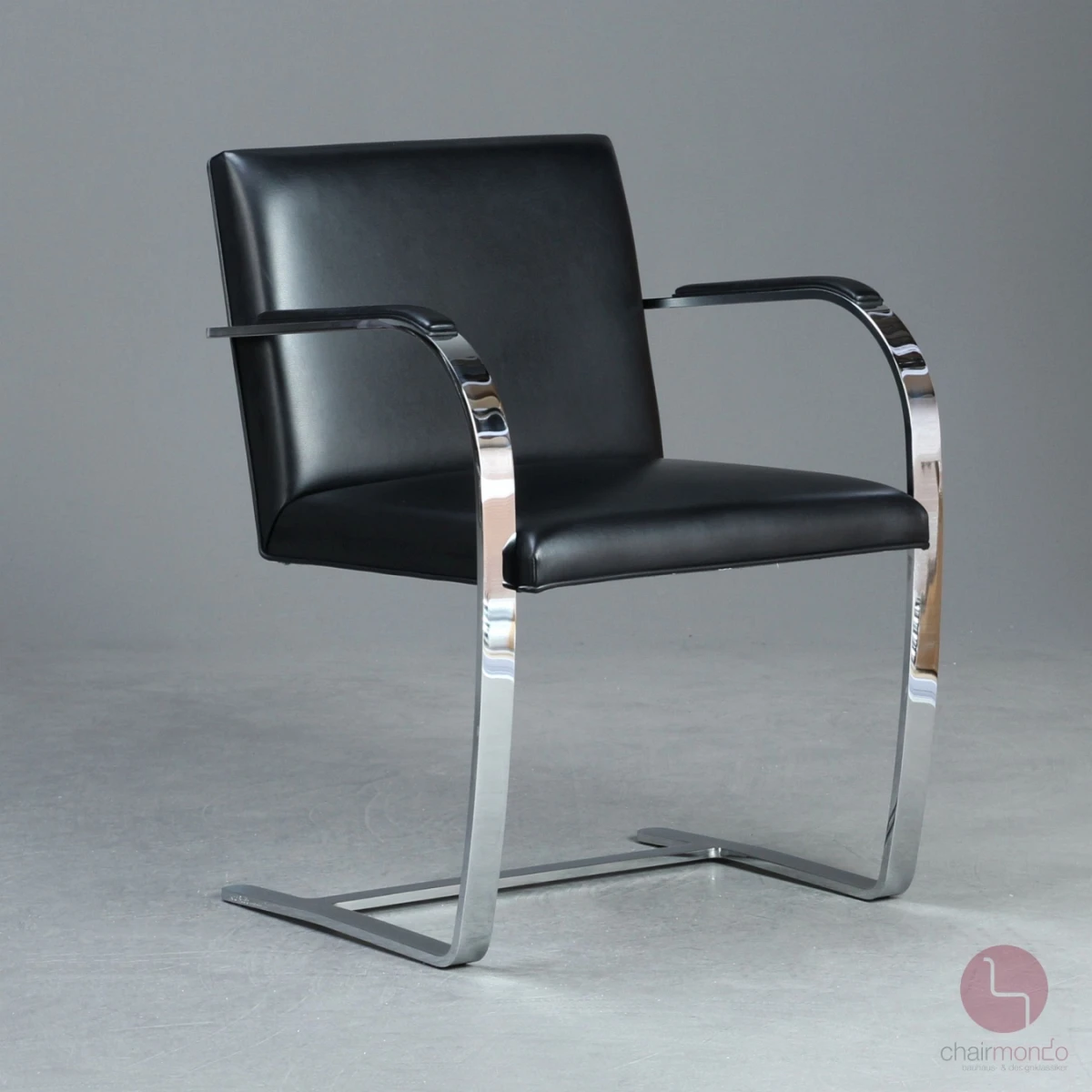 Knoll Brno Freischwinger mit schwarzem Leder und verchromtem Gestell gebraucht