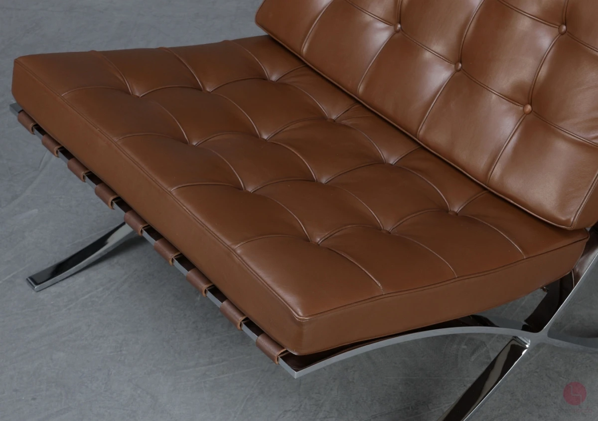 Knoll Barcelona Chair mit braunem Leder gebraucht