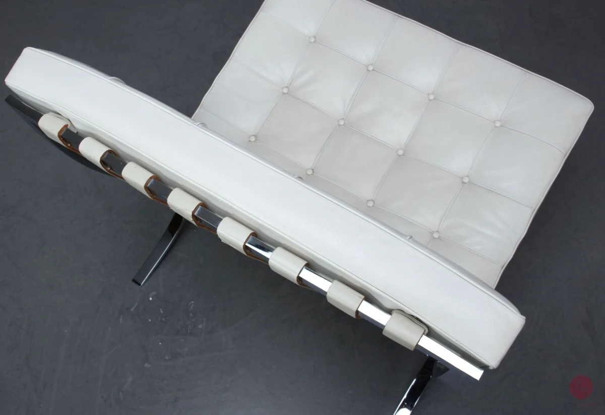 Knoll Barcelona Chair mit weißem Leder - gebraucht