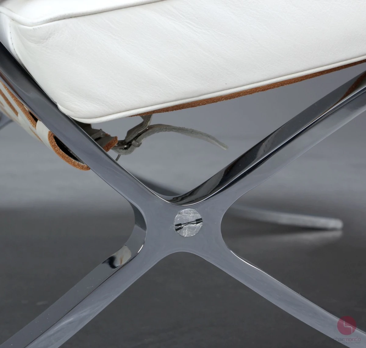 Knoll Barcelona Chair mit weißem Leder - gebraucht