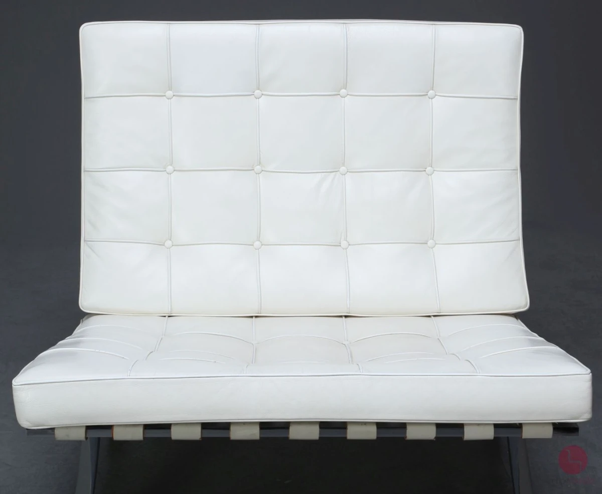 Knoll Barcelona Chair mit weißem Leder - gebraucht