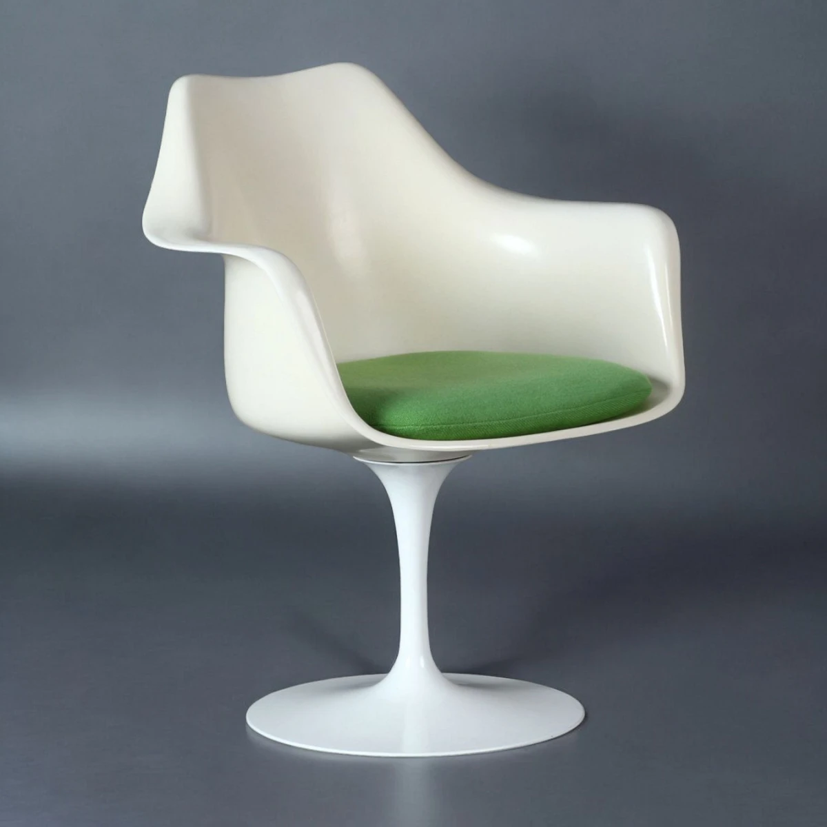 Knoll Tulip Chair Drehstuhl in Weiß mit grünem Kissen
