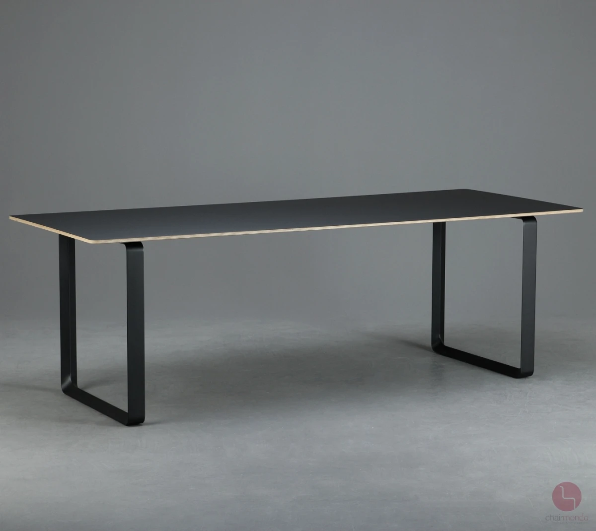 Muuto Esstisch in Schwarz mit Nanolaminate Platte und schwarzem Gestell gebraucht