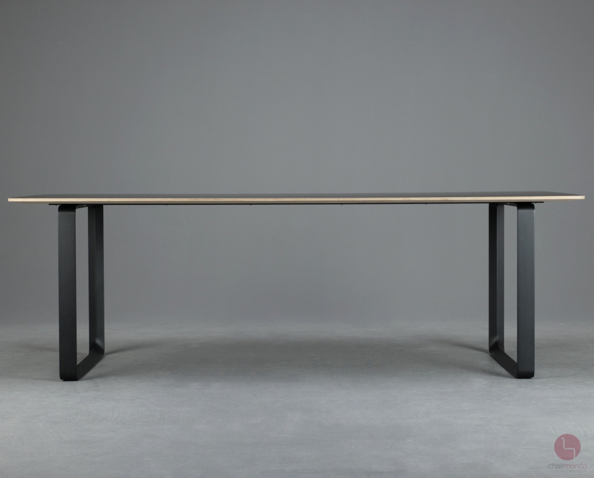 Preview: Muuto Esstisch in Schwarz mit Nanolaminate Platte und schwarzem Gestell gebraucht