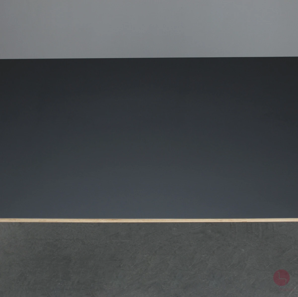 Muuto Esstisch in Schwarz mit Nanolaminate Platte und schwarzem Gestell gebraucht