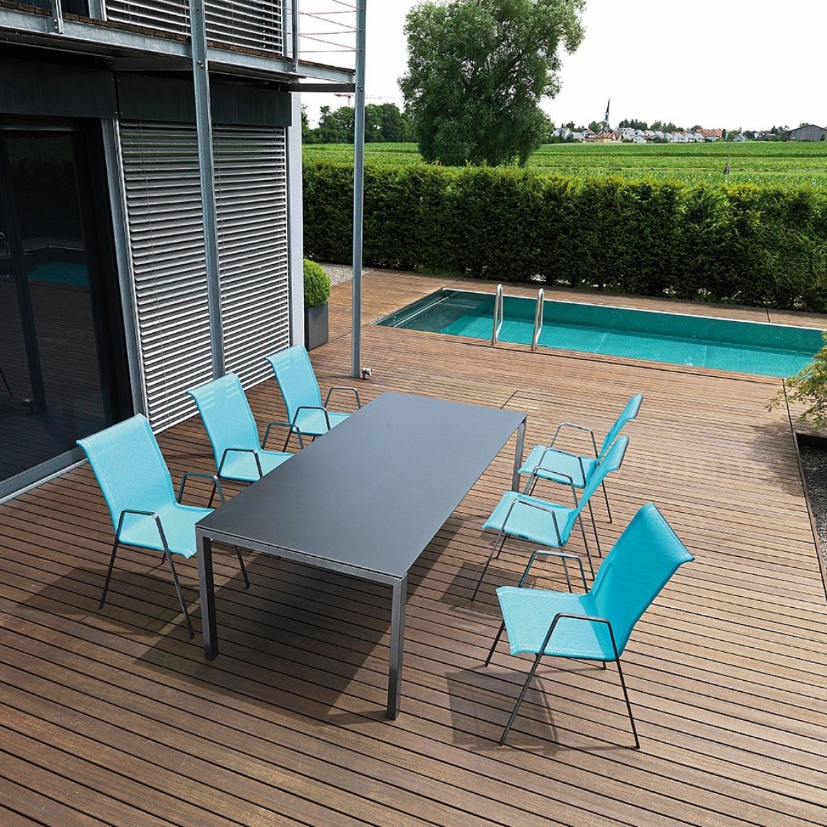 Preview: Schaffner Luzern Fiberglastisch mit Metallgestell in graphit Ambiente Bild