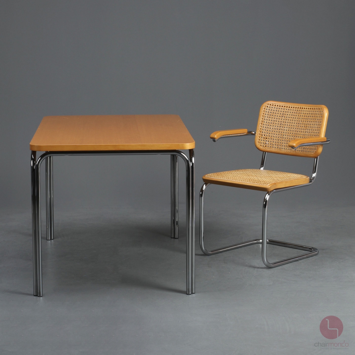 Preview: Thonet 1033 Esstisch Schreibtisch Buche