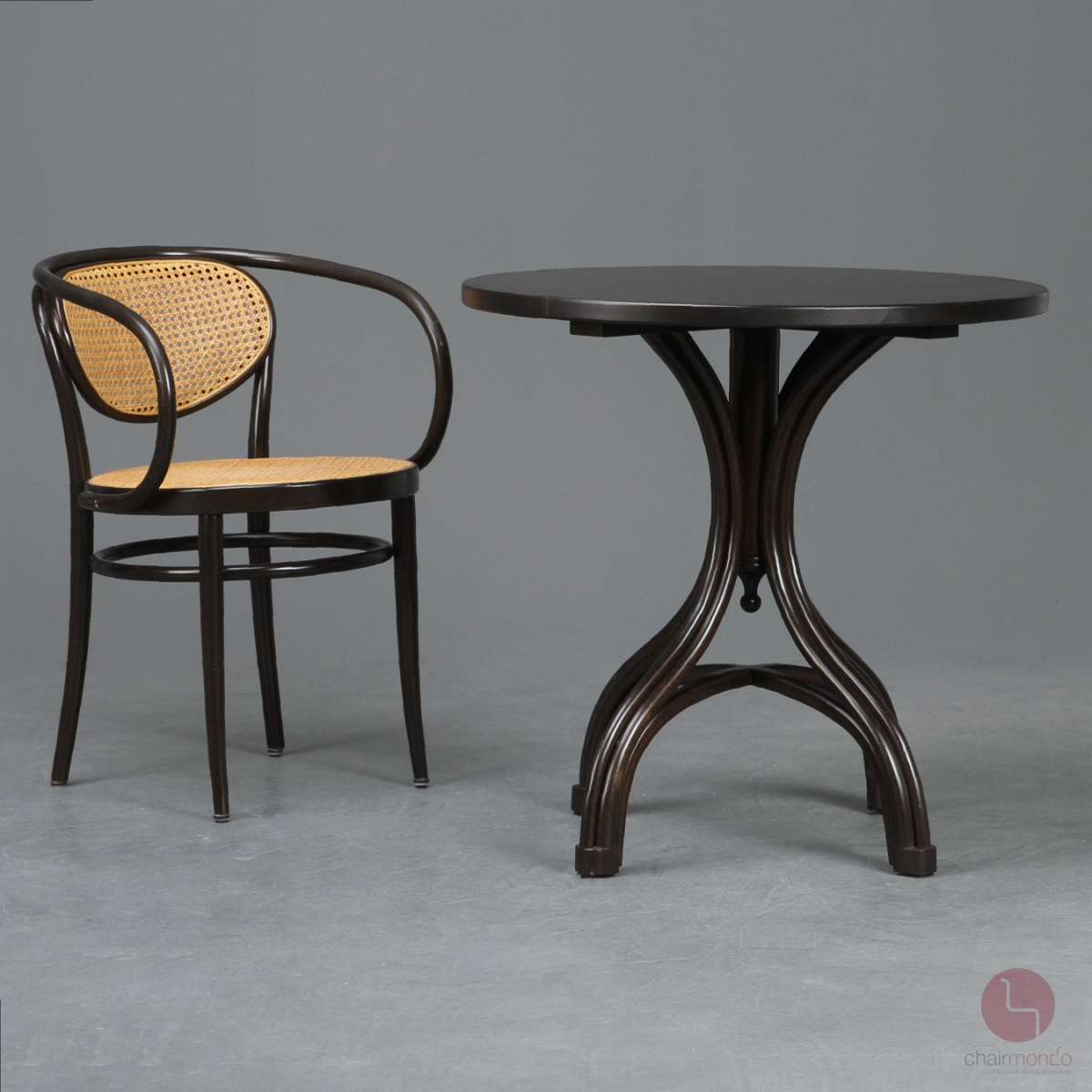 Preview: Thonet 1053 / No. 8 Bistro Tisch in Dunkelbraun 78 cm - gebraucht