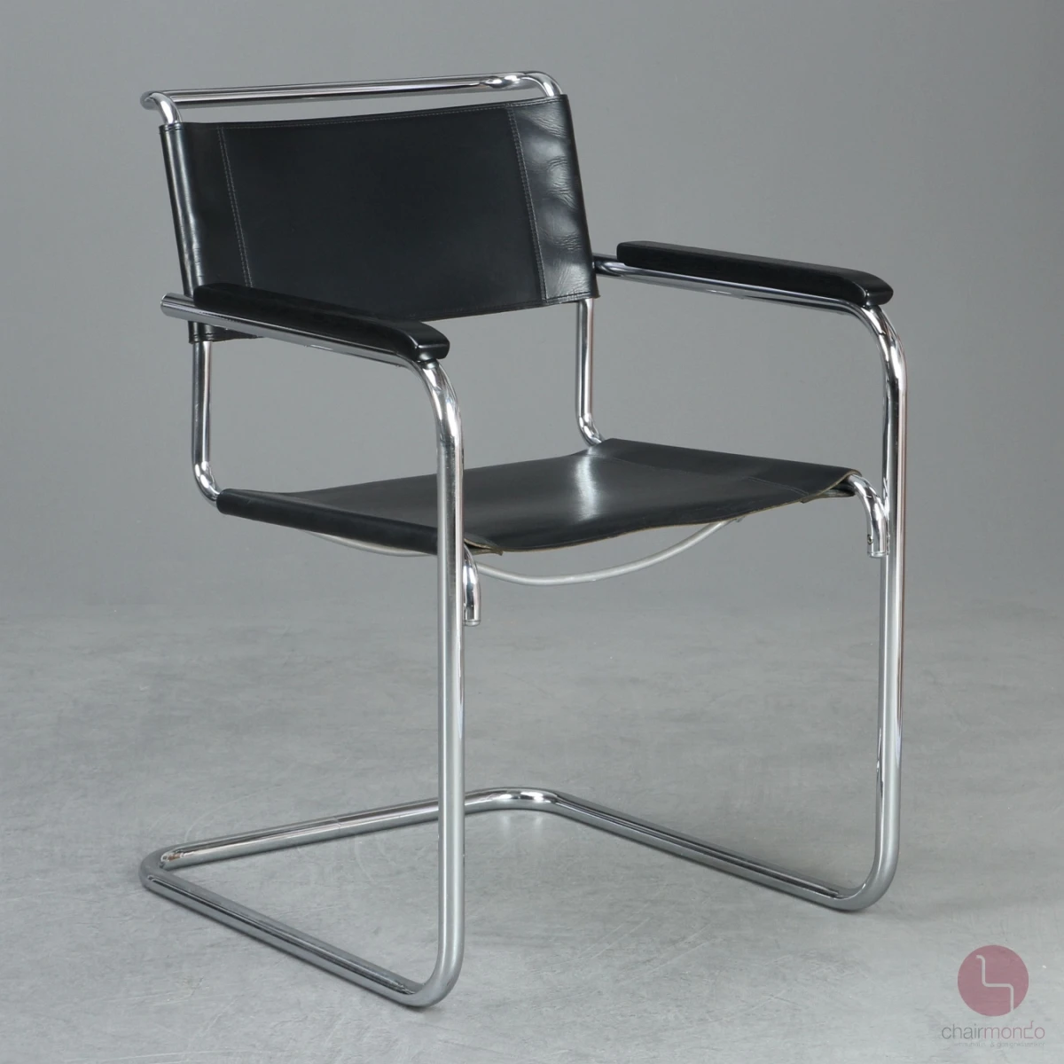 Thonet S34 Freischwinger mit schwarzem Leder gebraucht