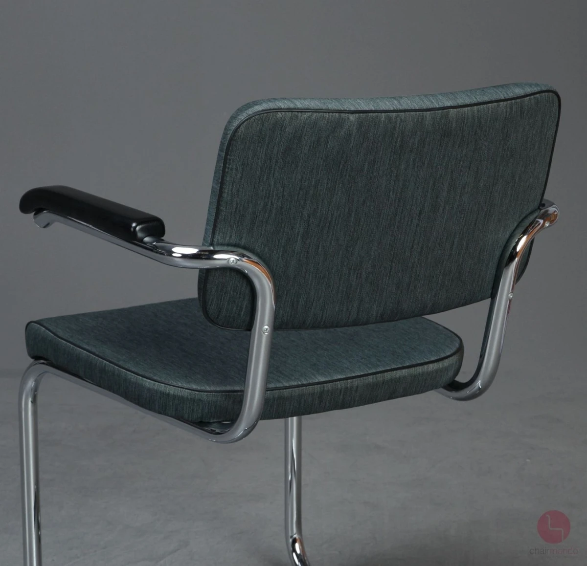 Thonet S64 PV Freischwinger mit Polster in Grün Grau gebraucht