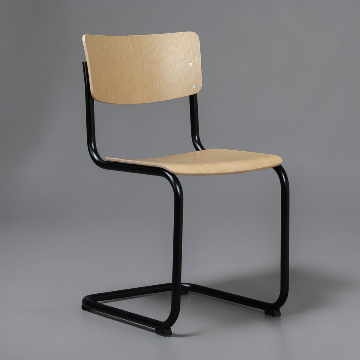 Preview: Thonet S43 Freischwinger Eiche Klar Lackiert, Gestell schwarz beschichtet