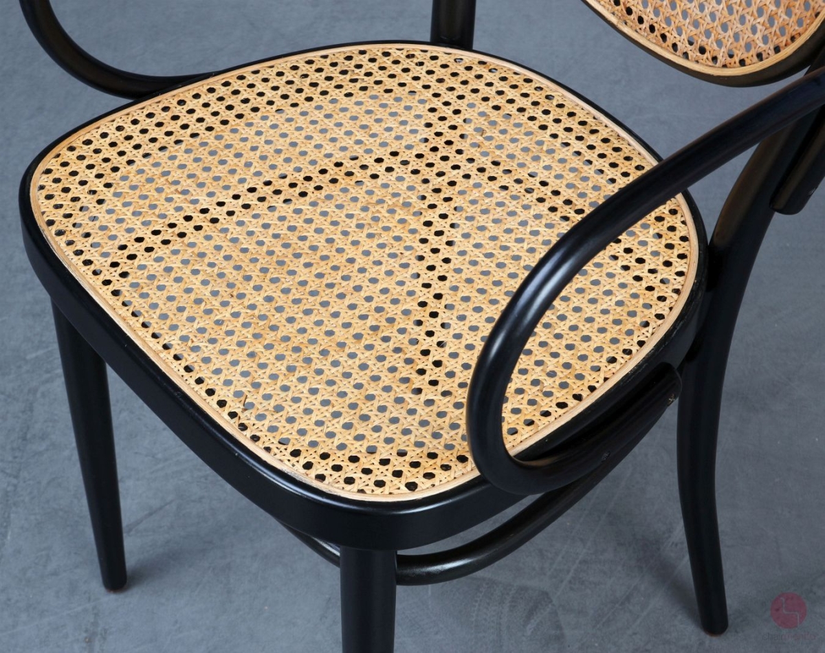 Thonet 215 RF Kaffeehaus Stuhl mit Armlehne Schwarz gebraucht