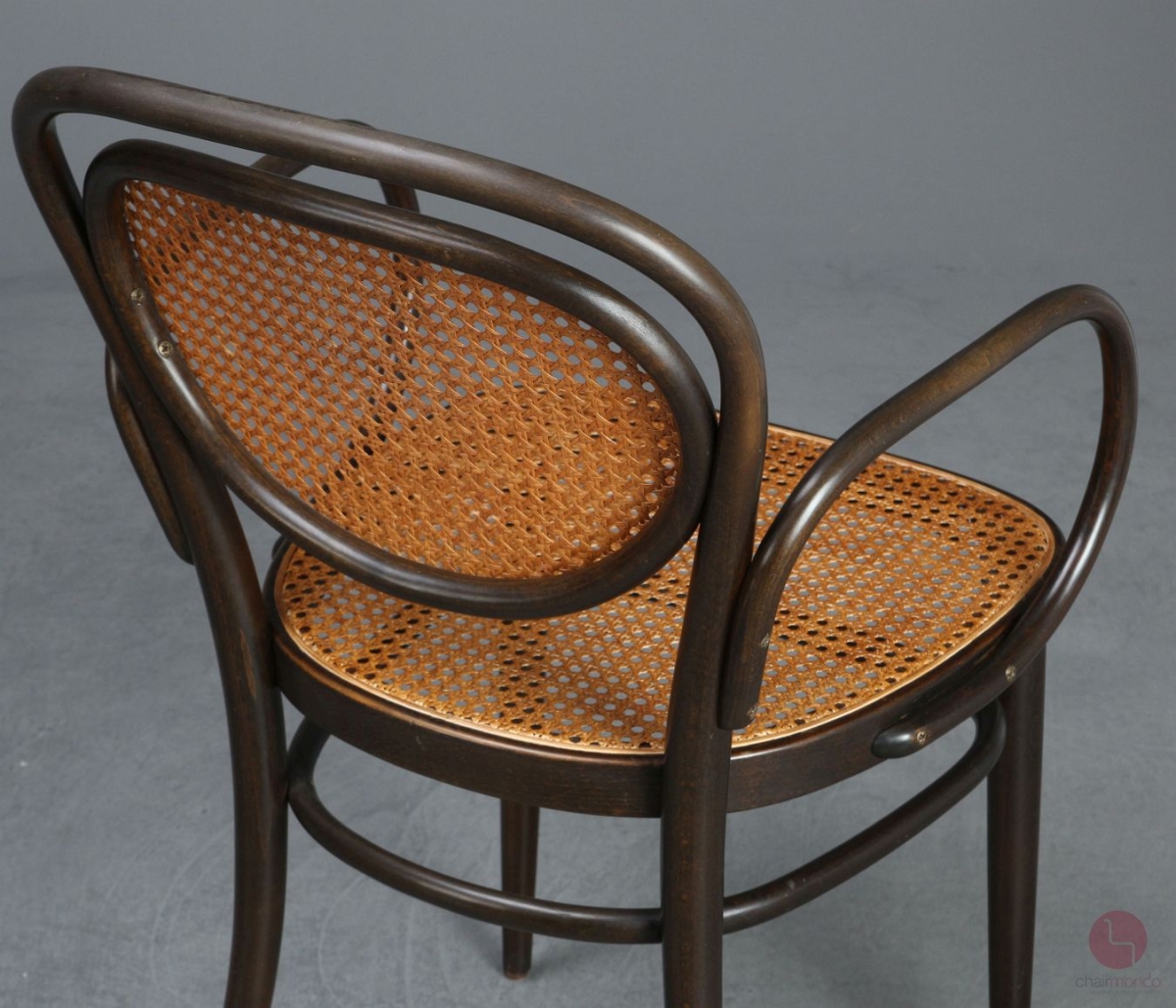 Preview: Thonet 215 RF Kaffeehaus Stuhl mit Armlehne Dunkelbraun gebraucht