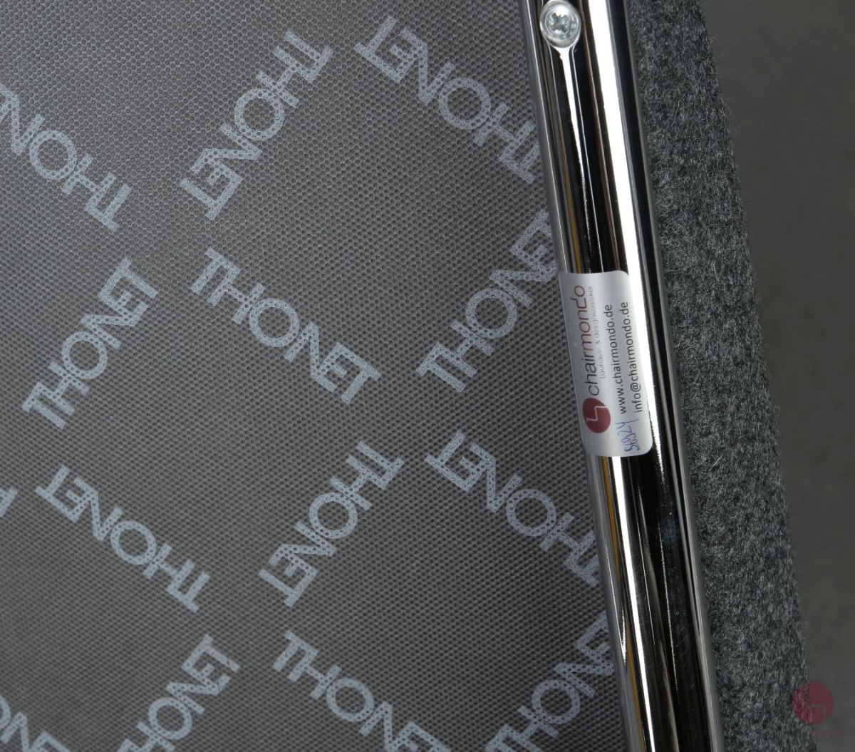 Thonet S32 SPV Freischwinger Stoff Grau mit Geflecht Rückenlehne gebraucht