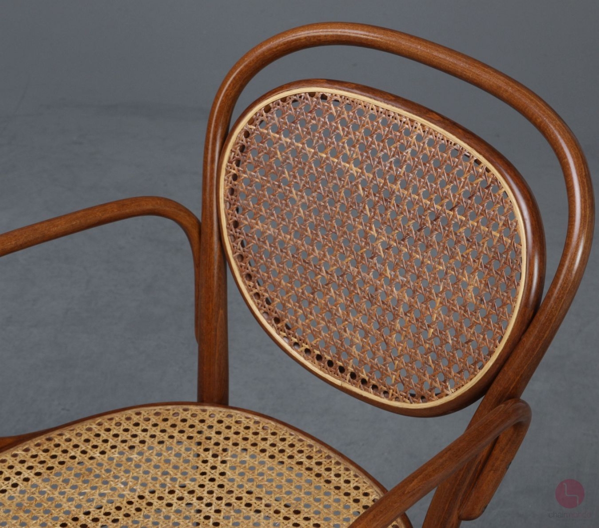 Preview: Thonet 215 RF Kaffeehaus Stuhl mit Armlehne Braun gebraucht