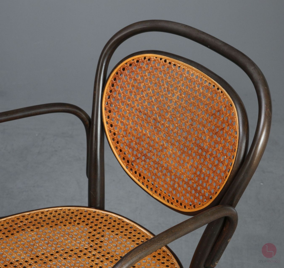 Preview: Thonet 215 RF Kaffeehaus Stuhl mit Armlehne Dunkelbraun gebraucht