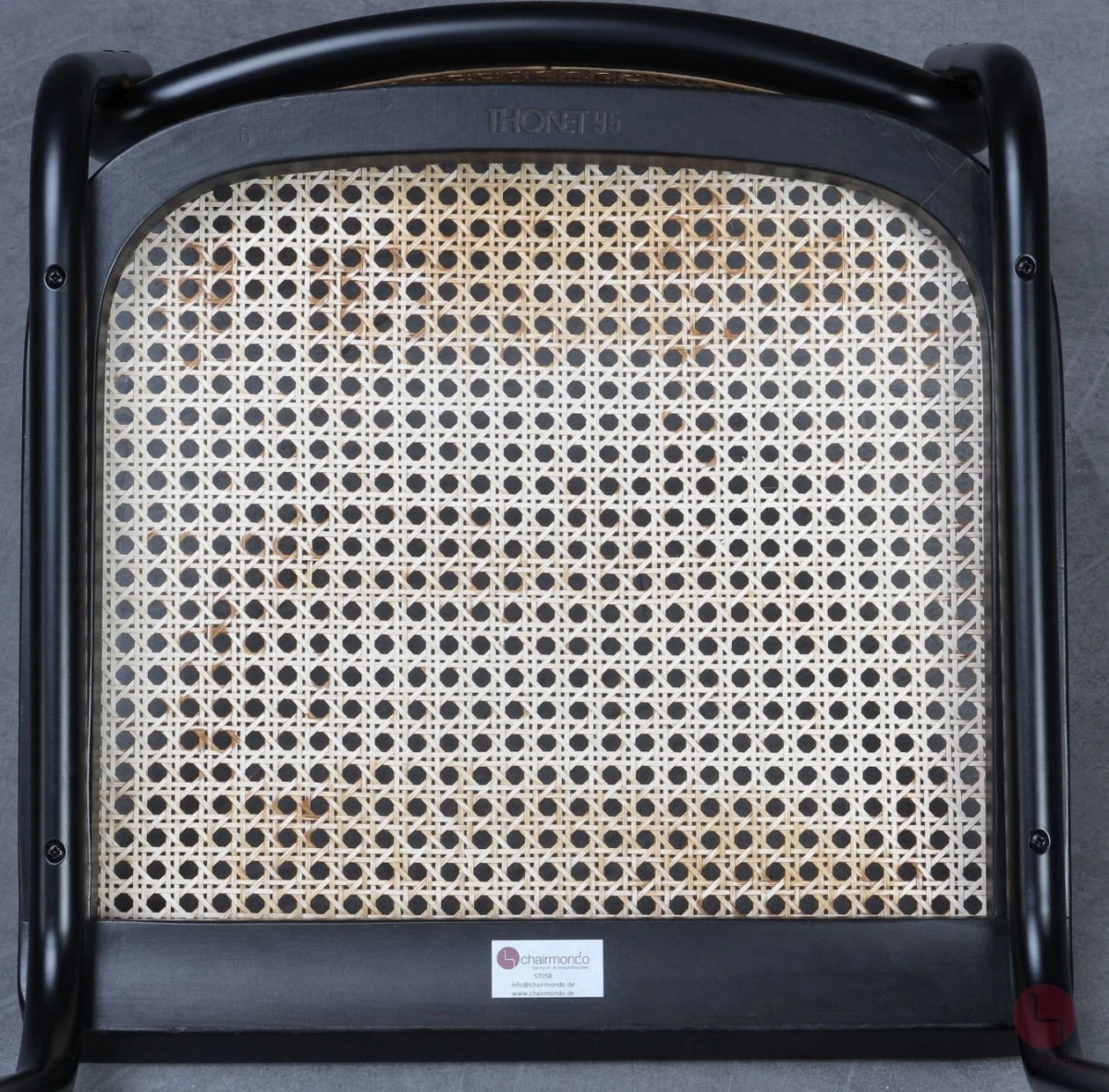 Thonet S32 Freischwinger, Gestell Schwarz mit Wiener Geflecht, gebraucht