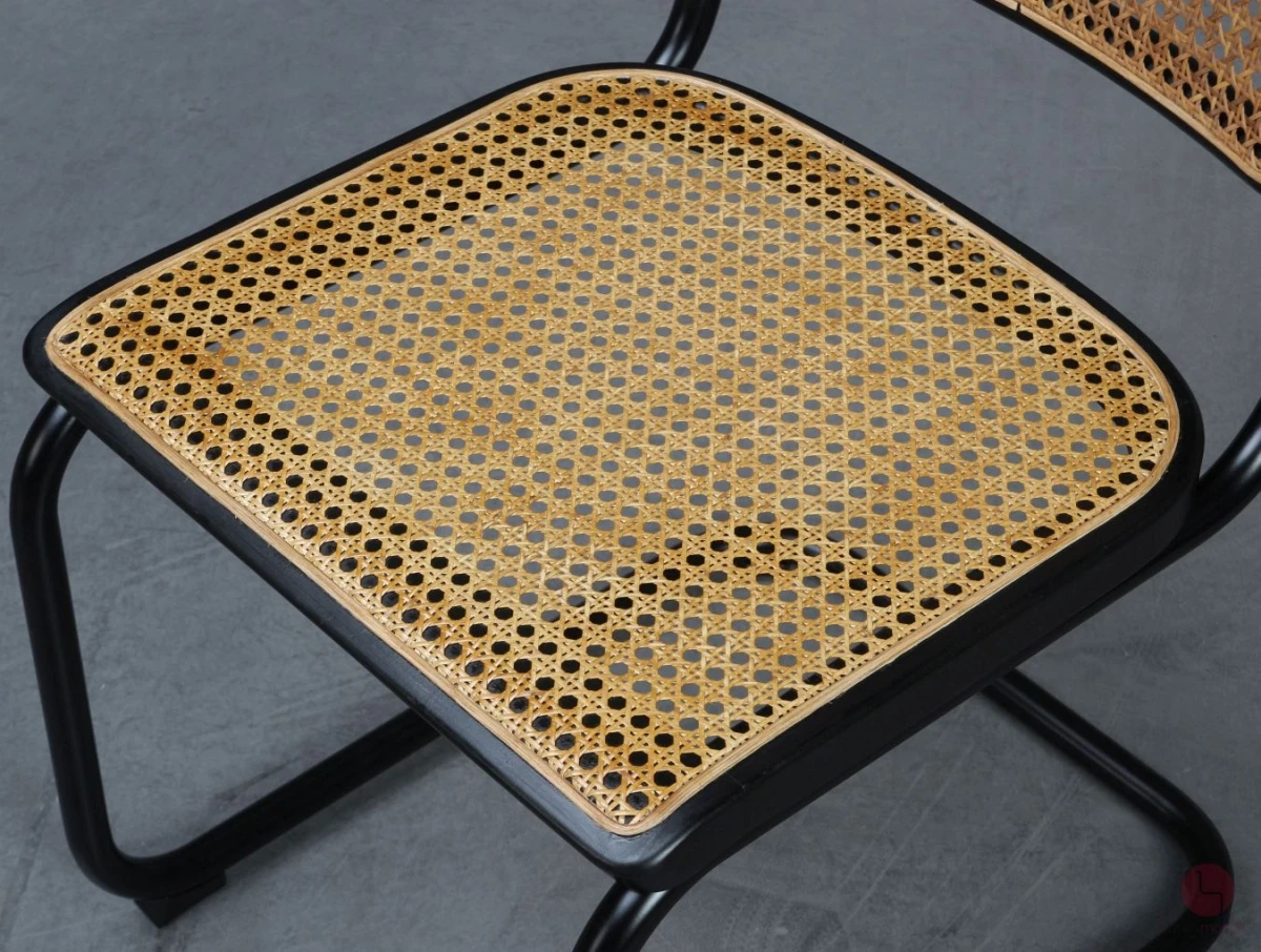 Thonet S32 Freischwinger, Gestell Schwarz mit Wiener Geflecht, gebraucht