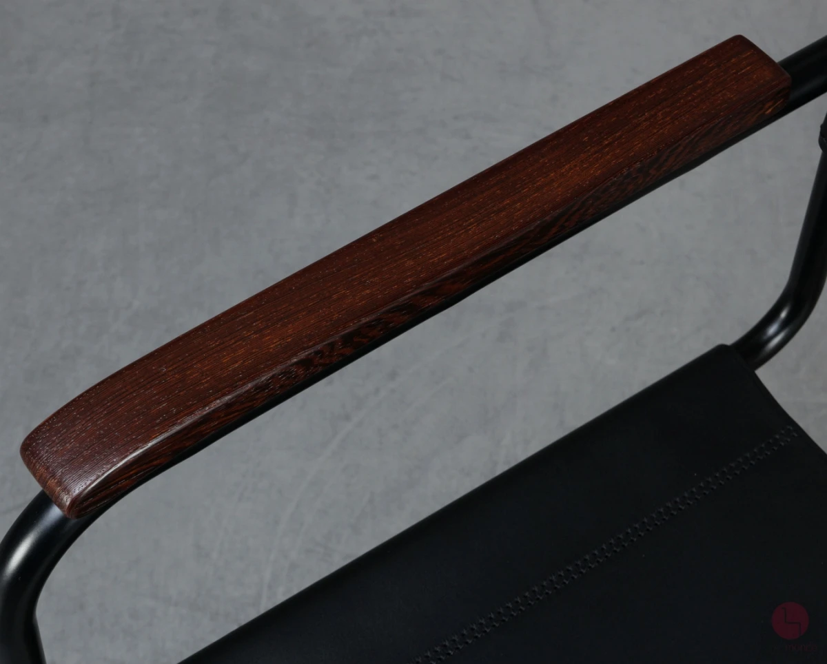 Thonet S34 Freischwinger mit erneuertem Leder und Wenge Armlehnen gebraucht