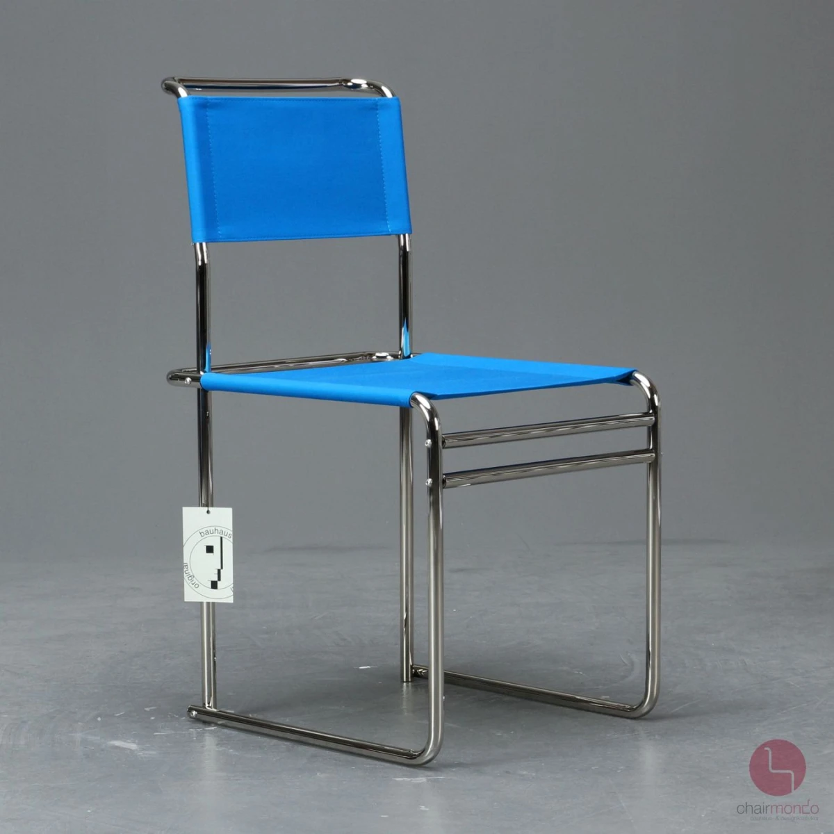 Tecta-B40-Stuhl-Bauhaus-Gurte-Blau-Frontansicht