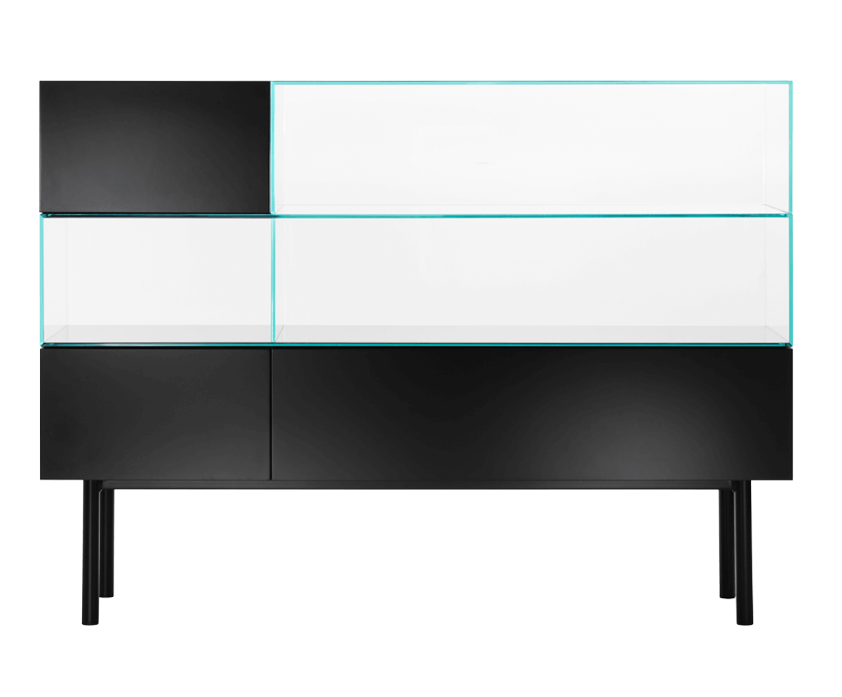 Preview: Tecta S4 Vitrine von Hanne William in verschiedenen Farben Preview: Tecta S4 Vitrine schwarz mit Klarglas und Deko