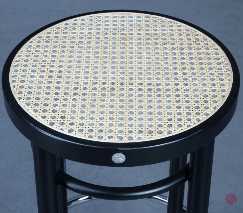 Thonet 204 RH Barhocker mit Geflecht in Schwarz gebraucht