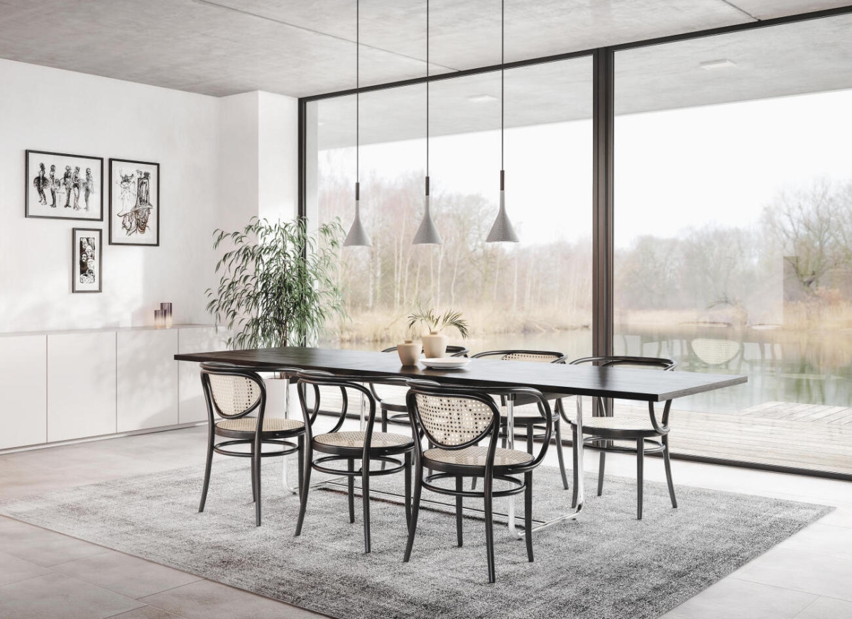 Thonet 209 Sühle in Schwarz um einen Tisch platziert - 6 für 5 Aktion
