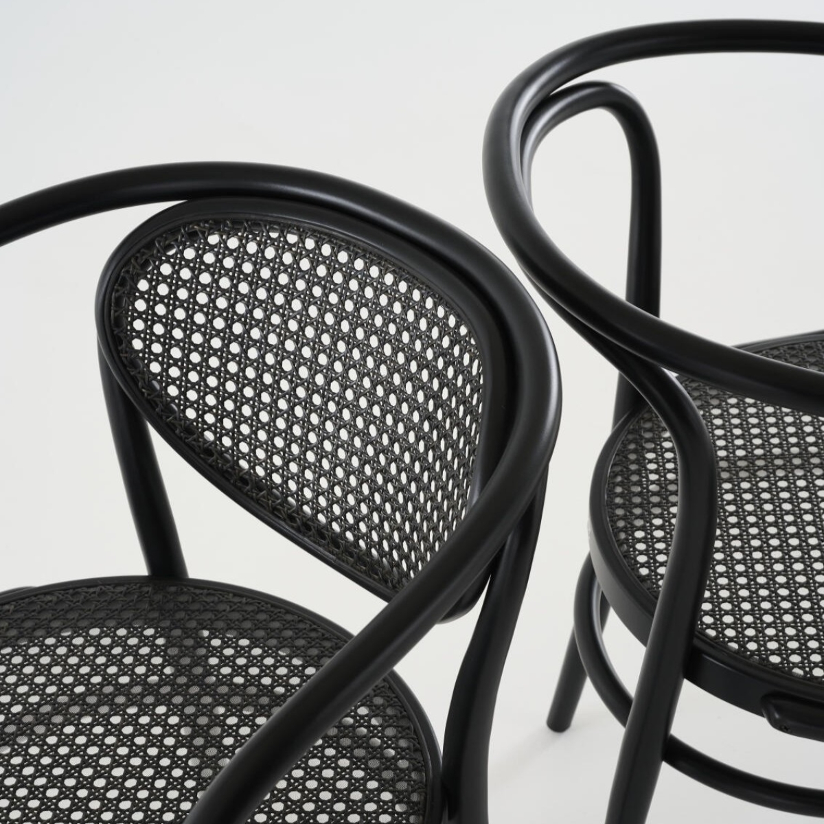 Preview: Thonet 209 Dark melange Geflecht mit schwarzem Gestell Detailbild