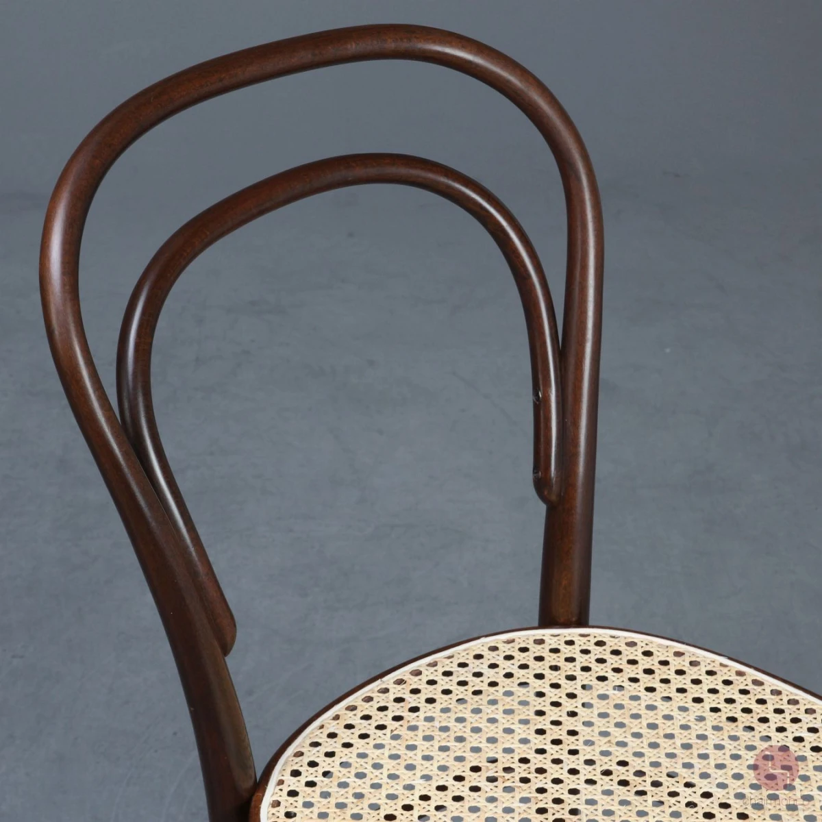 Thonet 214 Kaffeehaus Stuhl in Braun mit neuem Geflecht