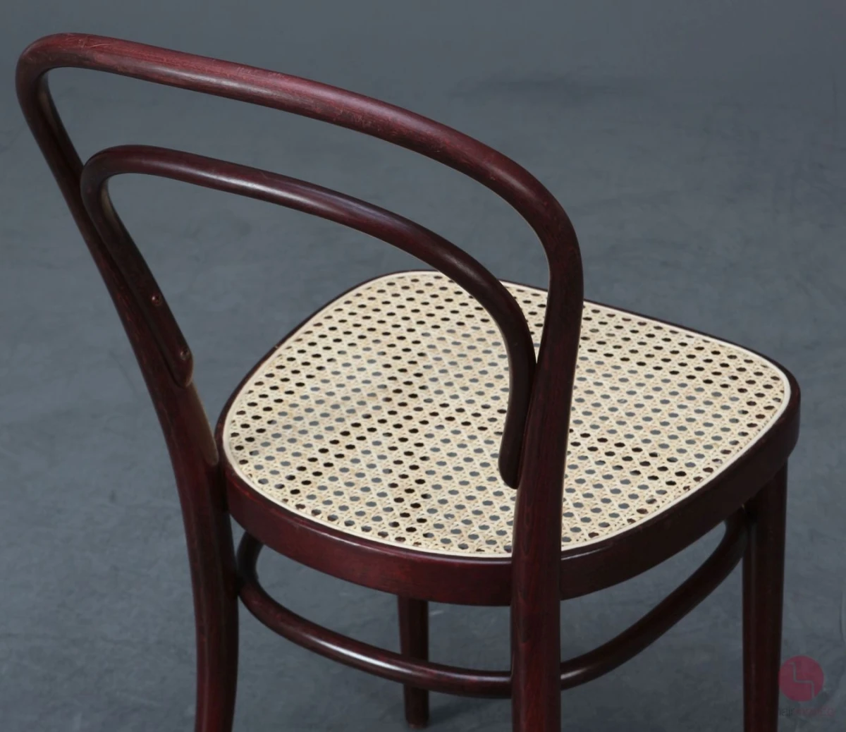 Thonet 214 Mahagoni Braun Bugholzstuhl mit neuem Geflecht gebraucht