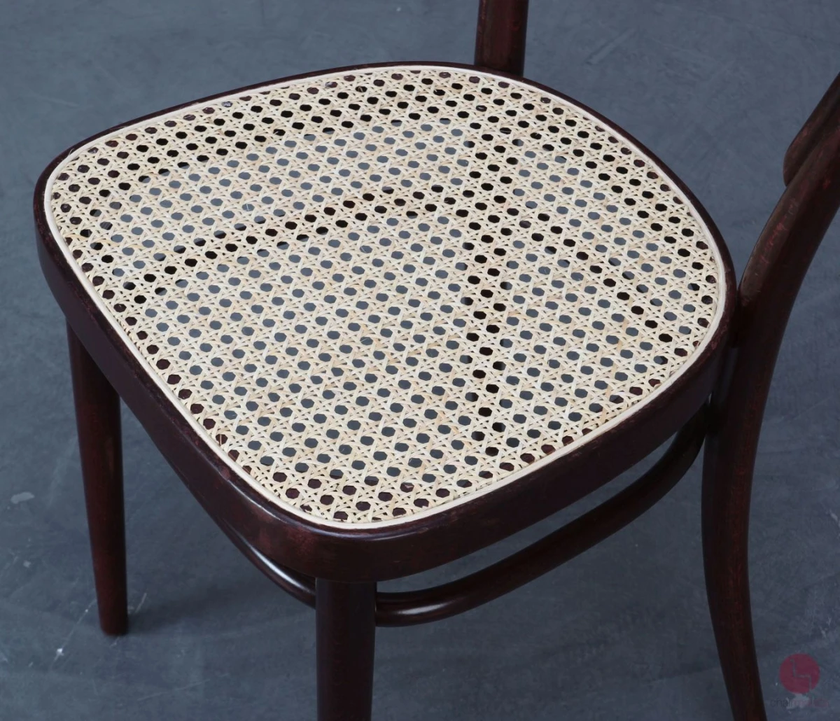 Thonet 214 Mahagoni Braun Bugholzstuhl mit neuem Geflecht gebraucht